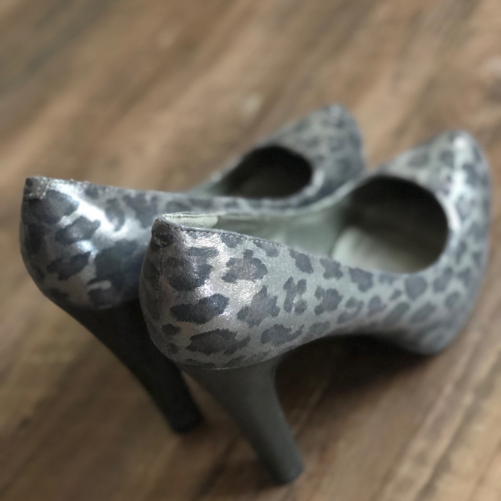 Guess Leopard print heels